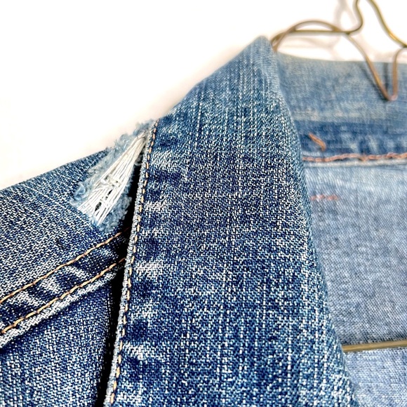 Vintage Distressed GUESS Denim jacket - Picture 8 of 11